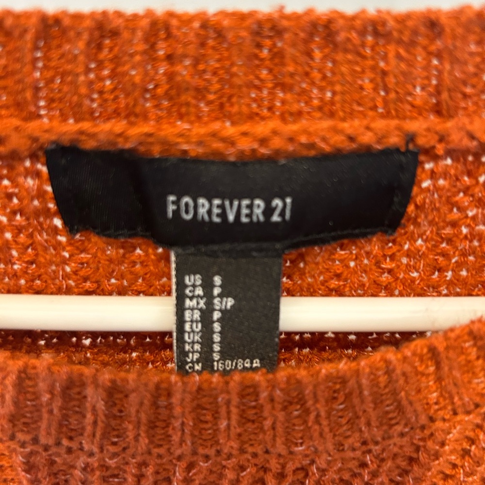 Sweater x2 - Picture 2 of 4